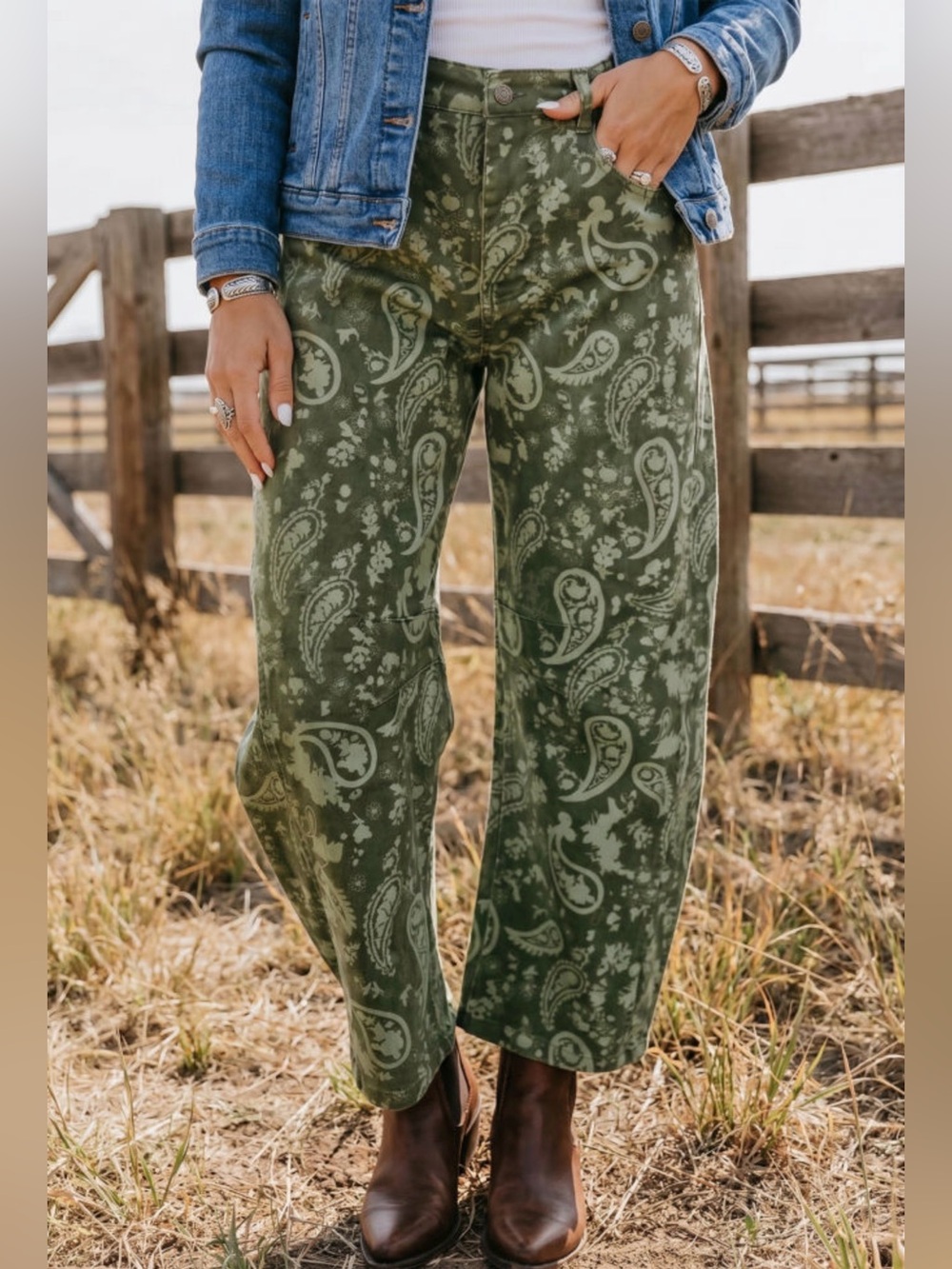 Boutique Olive Paisley Barrel Pants Size 12